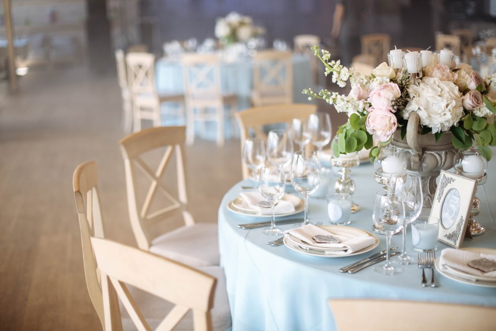 Salón de fiestas listo para una boda. | Foto: Shutterstock