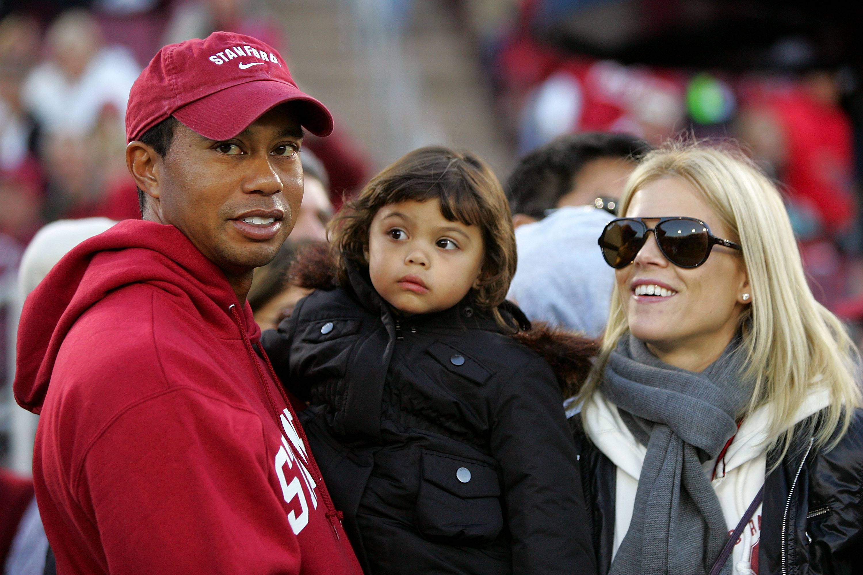 Tiger Woods, Elin Nordegren, and their daughter Sam are pictured on the sidelines before the Cardinal game against the California Bears at Stanford Stadium on November 21, 2009 | Source: Getty Images