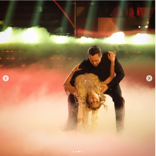 Tori Spelling and Pasha Pashkov performing on "DWTS," posted on September 24, 2024 | Source: Instagram/dancingwiththestars