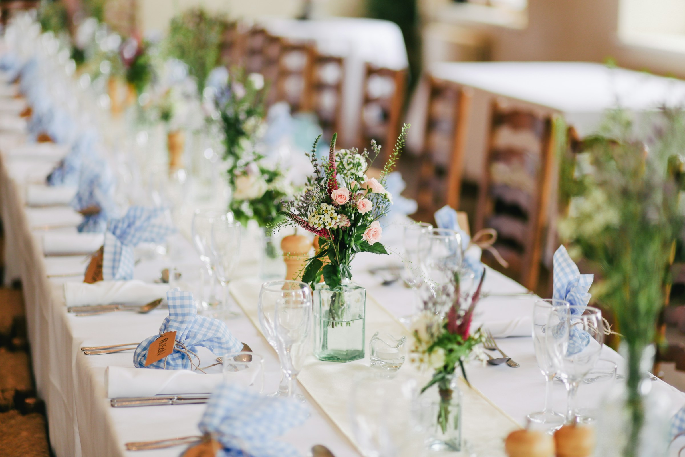 Close-up of a wedding dinner table | Source: Unsplash