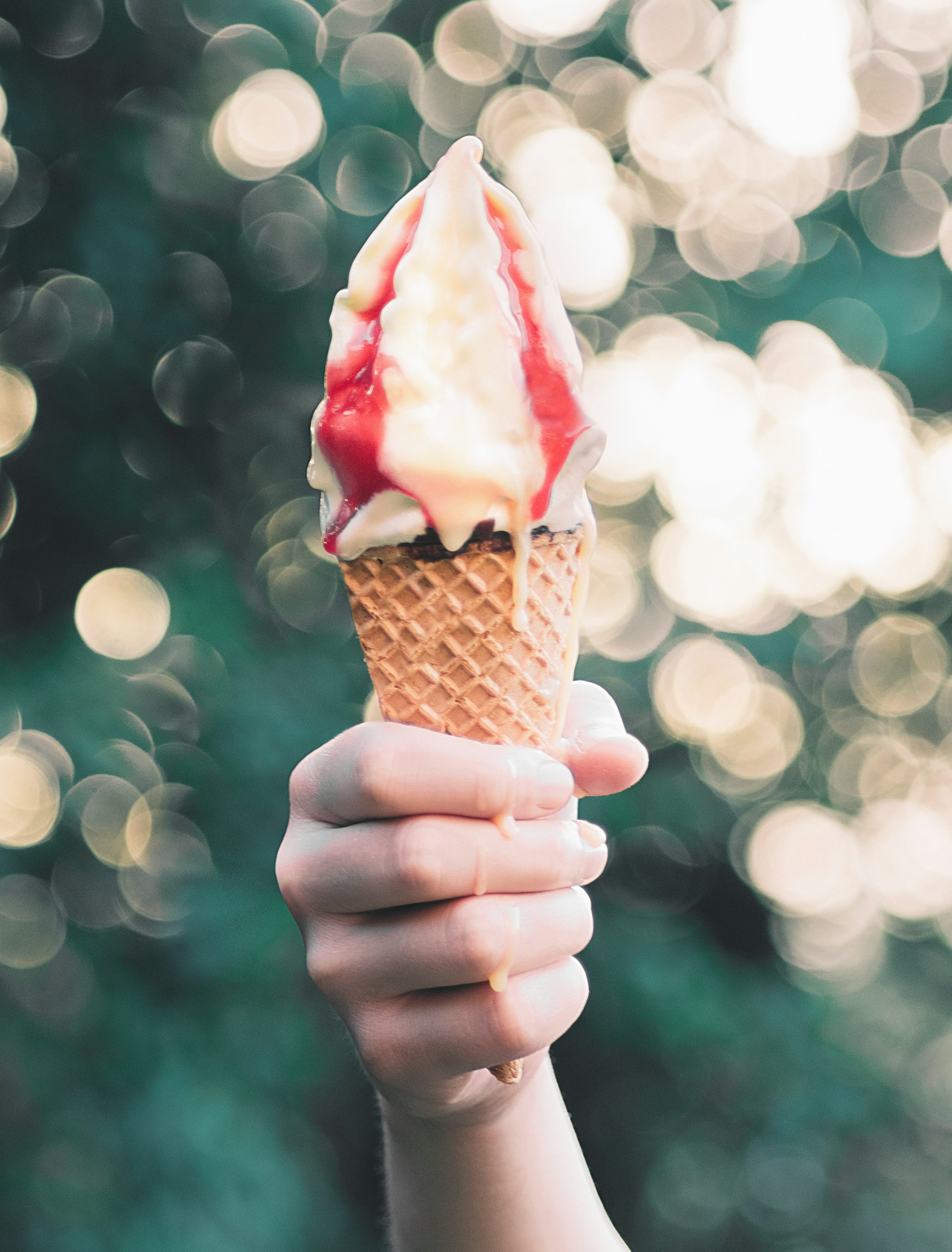 A dripping ice cream cone | Source: Unsplash