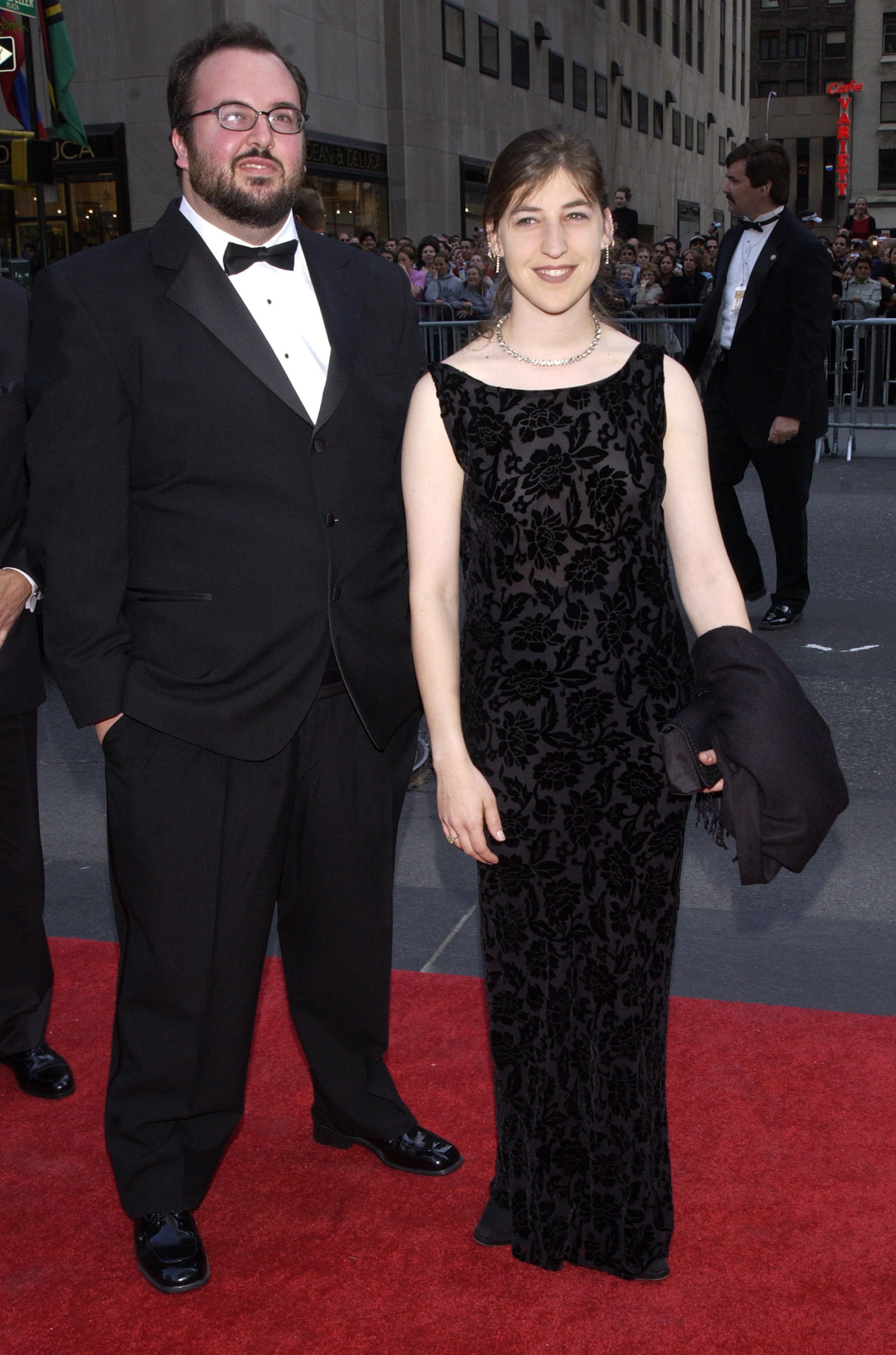 Mayim Bialik with her husband Michael Stone in New York 2002. | Source: Getty Images