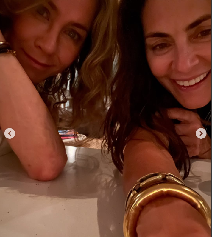 Jennifer Aniston poses with a friend, dated September 7, 2025 | Source: Instagram/jenniferaniston