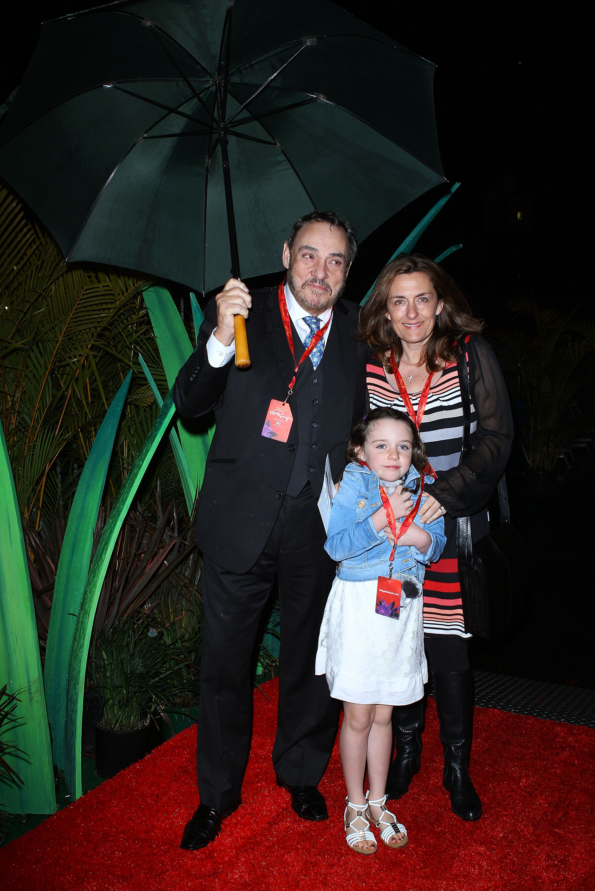 John Rhys-Davies, his wife Lisa Manning, and their daughter Mia on September 13, 2012 in Sydney, Australia. | Source: Getty Images