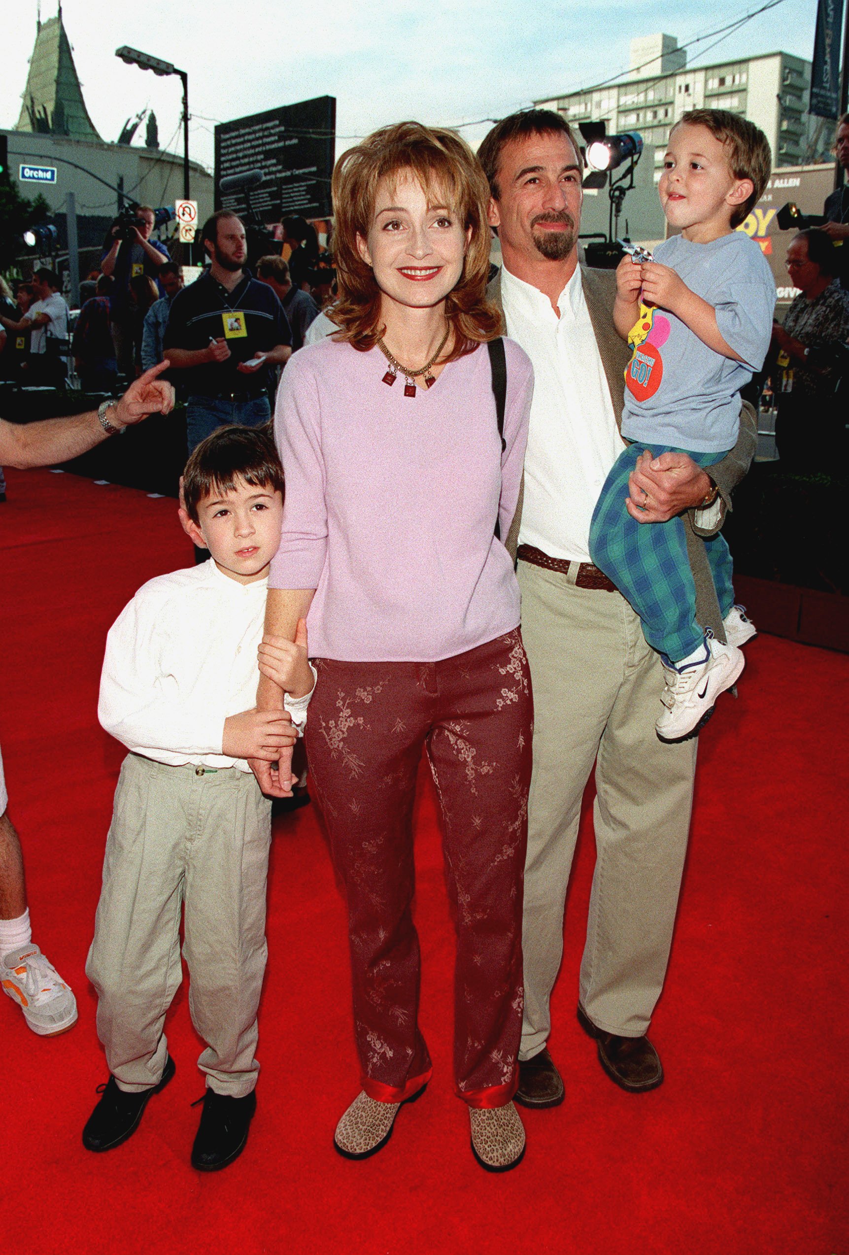 Annie Potts with her husband James Hayman and sons Harry and Doc | Source: Getty Images