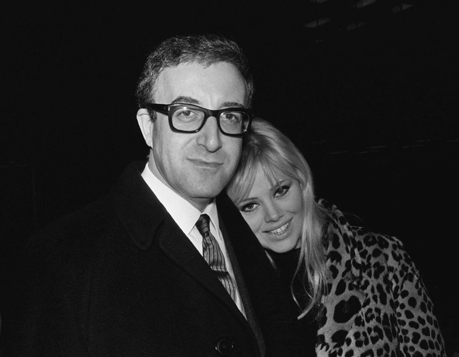 Peter Sellers and his much younger wife photographed in the 1960s. | Source: Getty Images