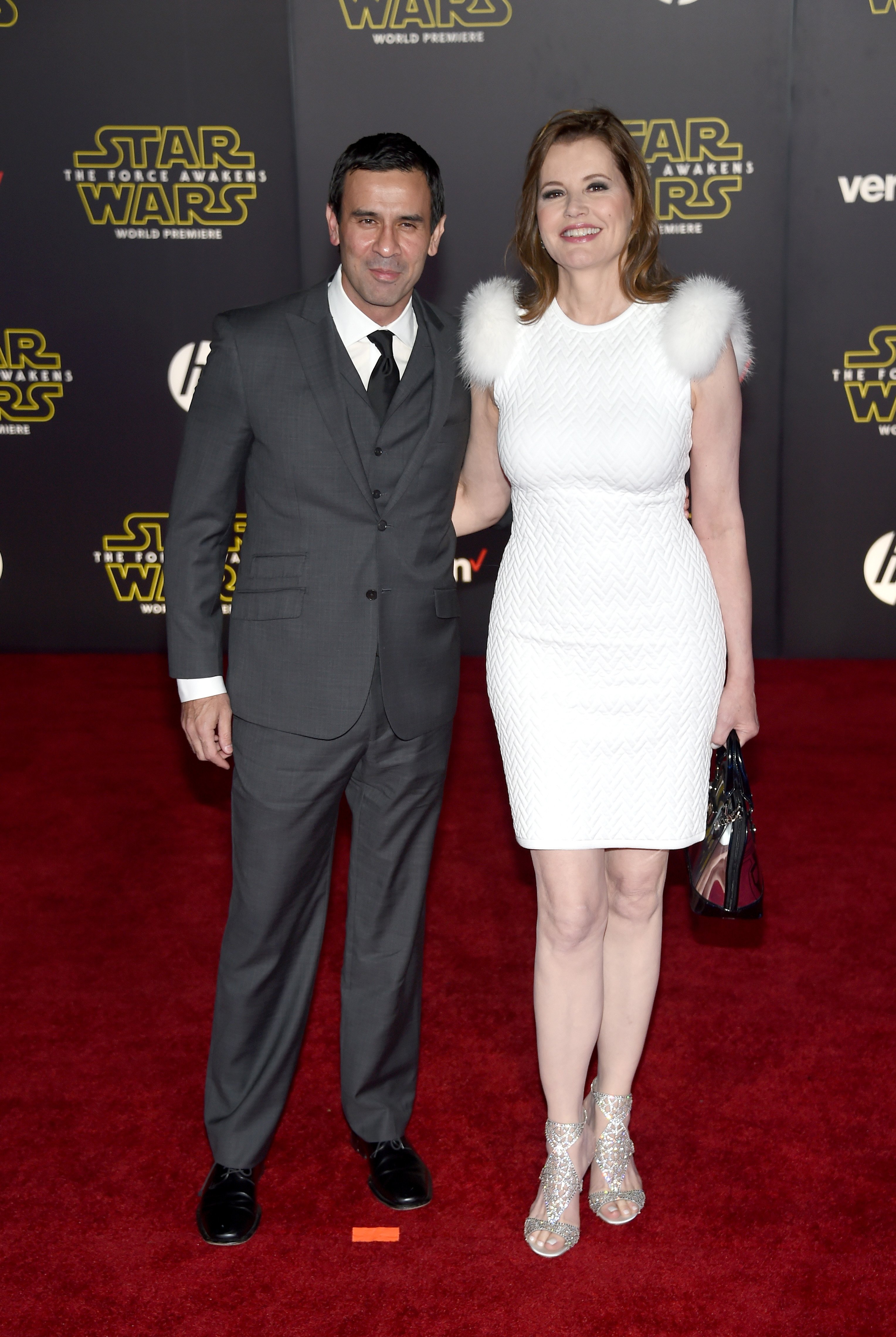 Reza Jarrahy and Geena Davis at the premiere of "Star Wars: The Force Awakens" on December 14, 2015 | Source: Getty Images