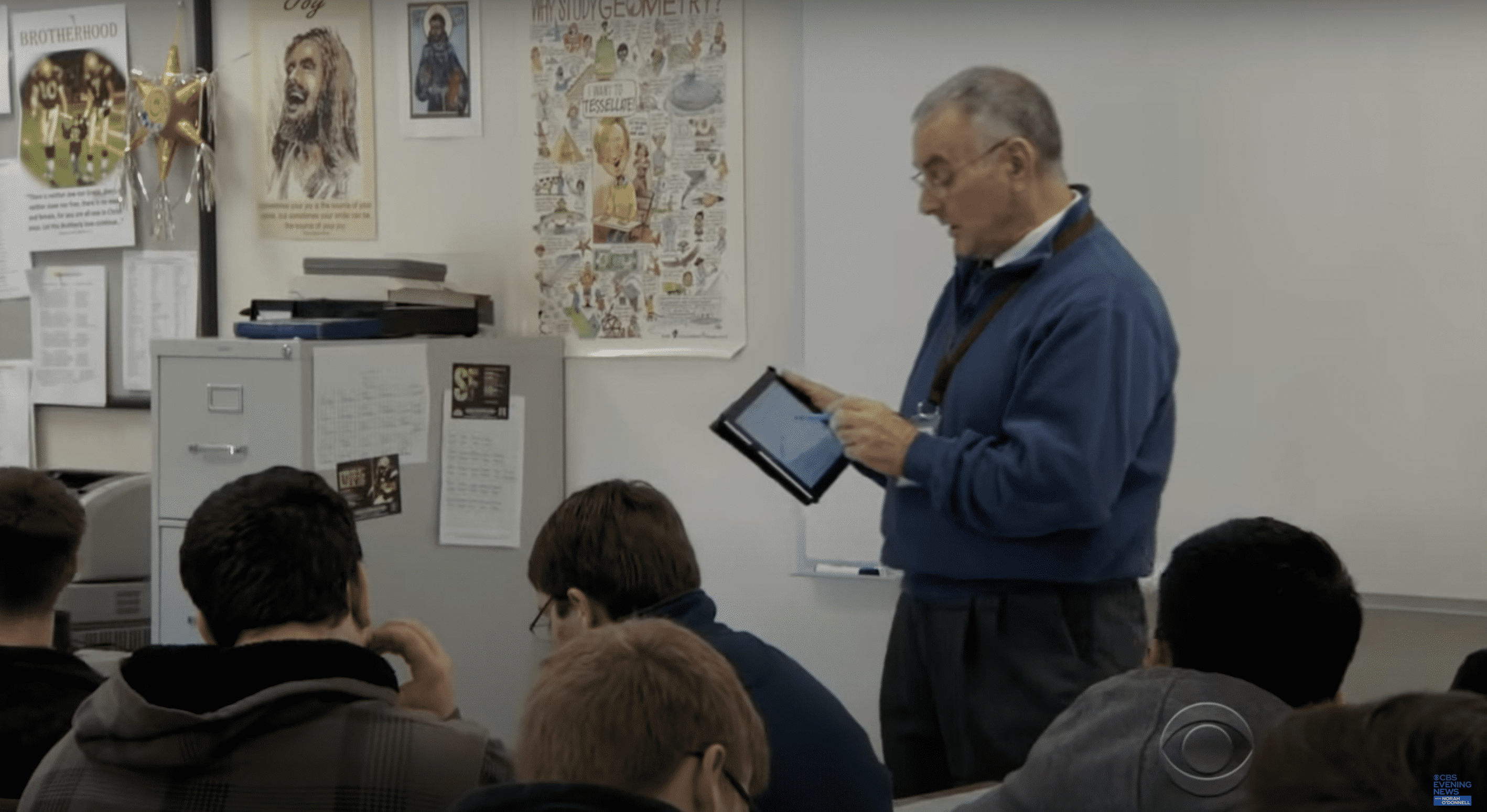 Jim O'Connor pictured while teaching his class. | Source: youtube.com/CBS Evening News