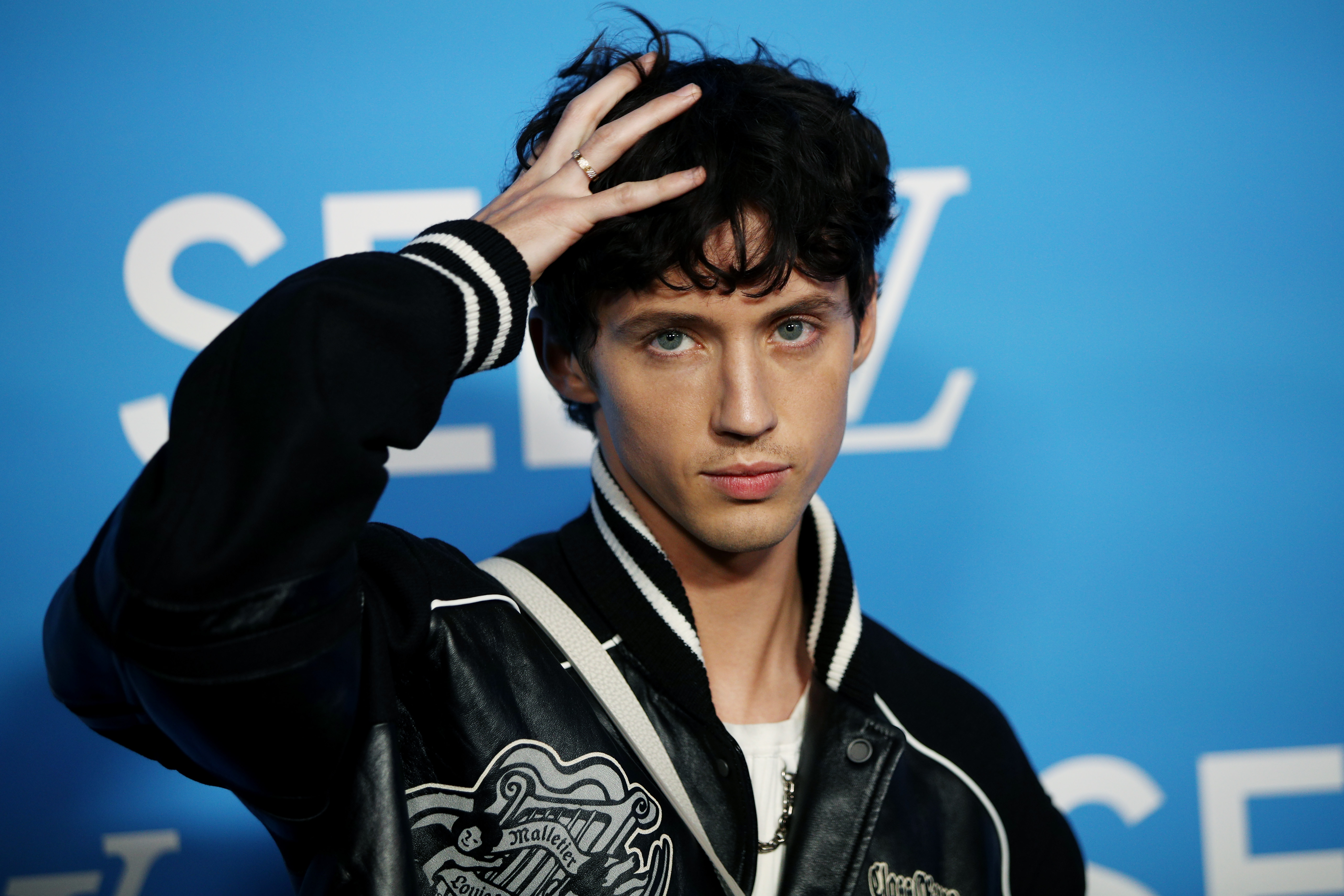 Troye Sivan attends the Louis Vuitton SEE LV exhibition opening, on November 3, 2022, in Sydney, Australia. | Source: Getty Images