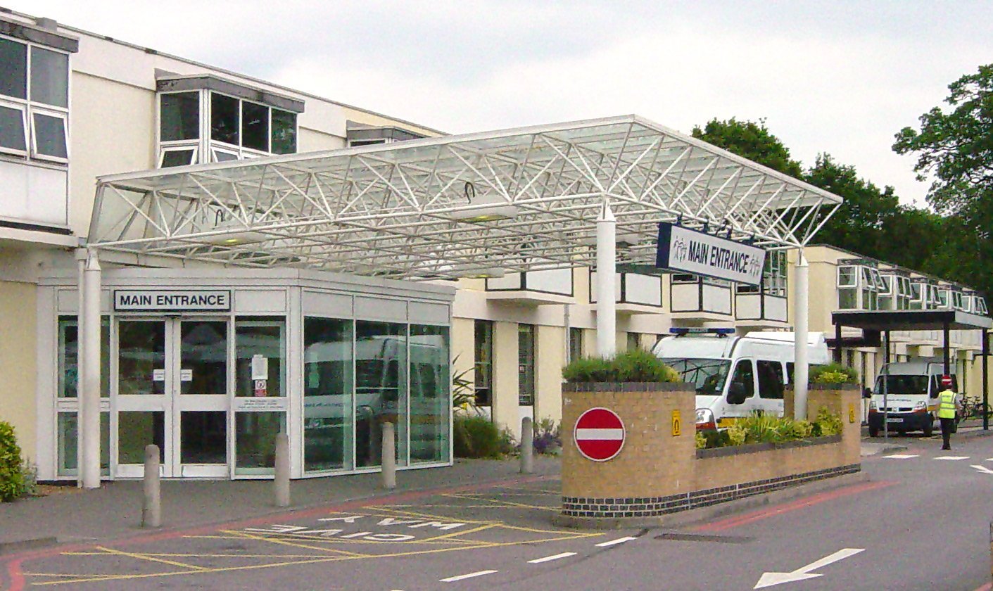 Frimley Park Hospital | Photo: Wikipedia/Euchiasmus