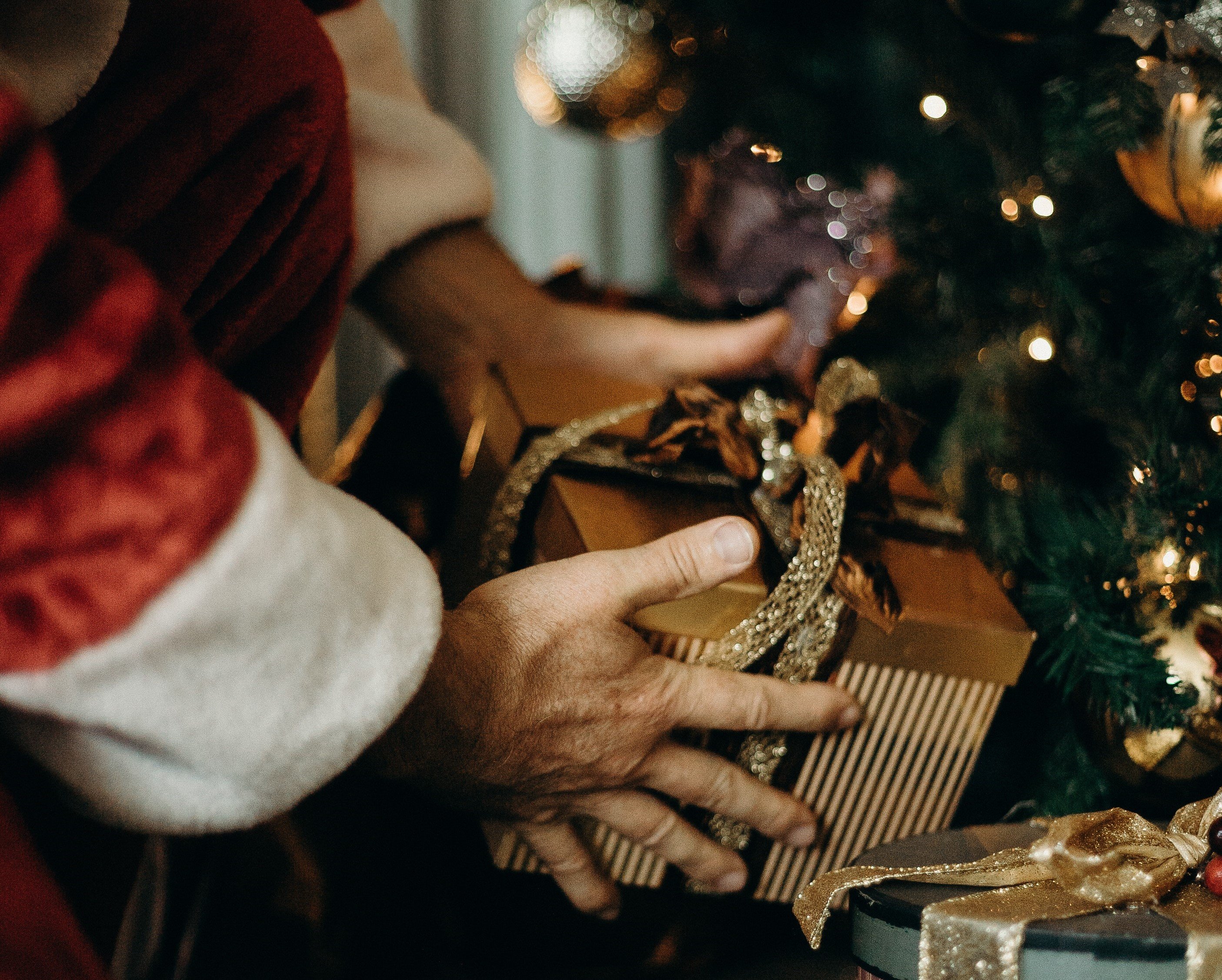 OP's partner surprised her with DNA test kits for Christmas | Photo: Pexels