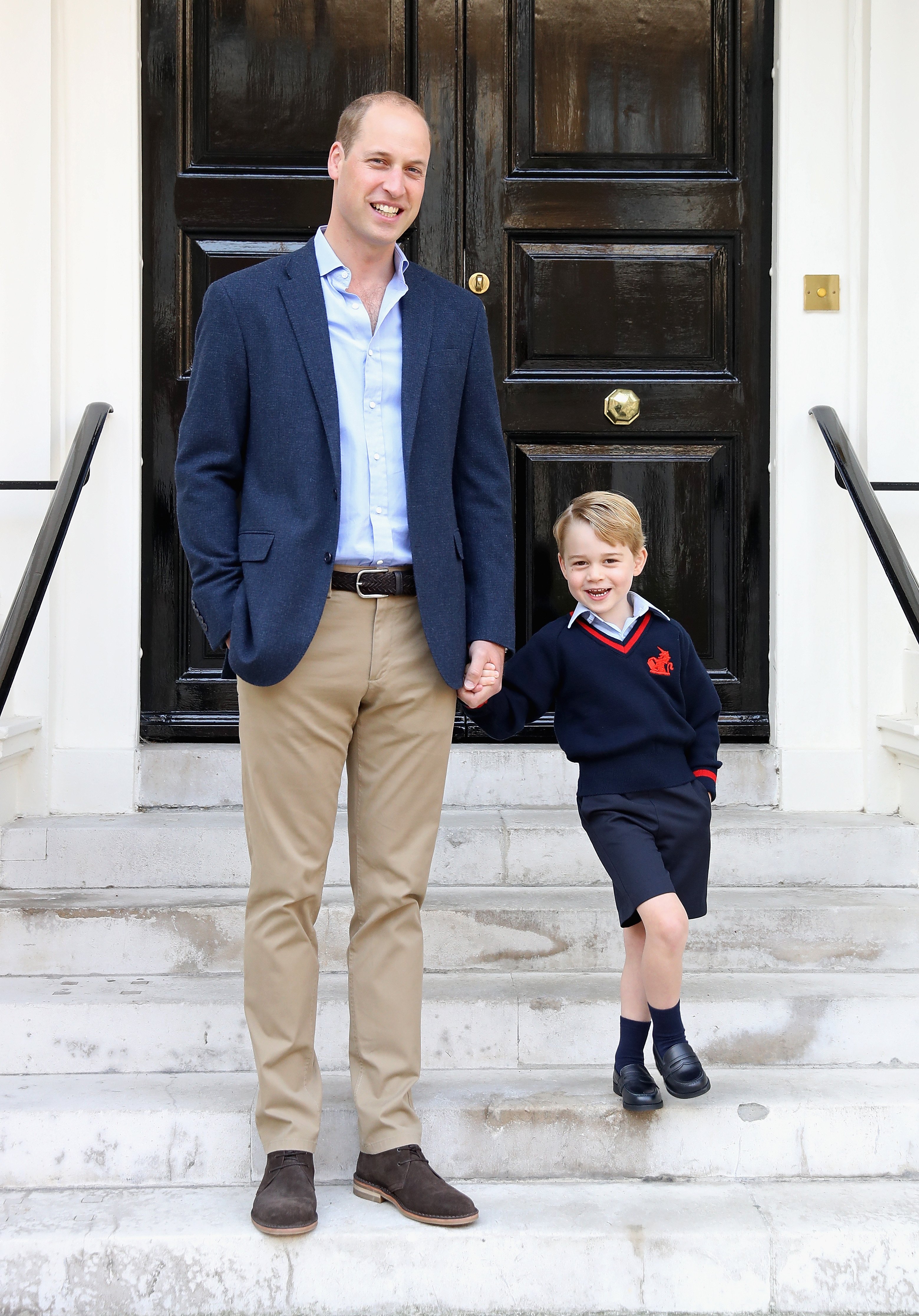 Prinz William und sein Sohn, Prinz George an seinem ersten Schultag am 7. September 2017 in London, England. | Quelle: Getty Images