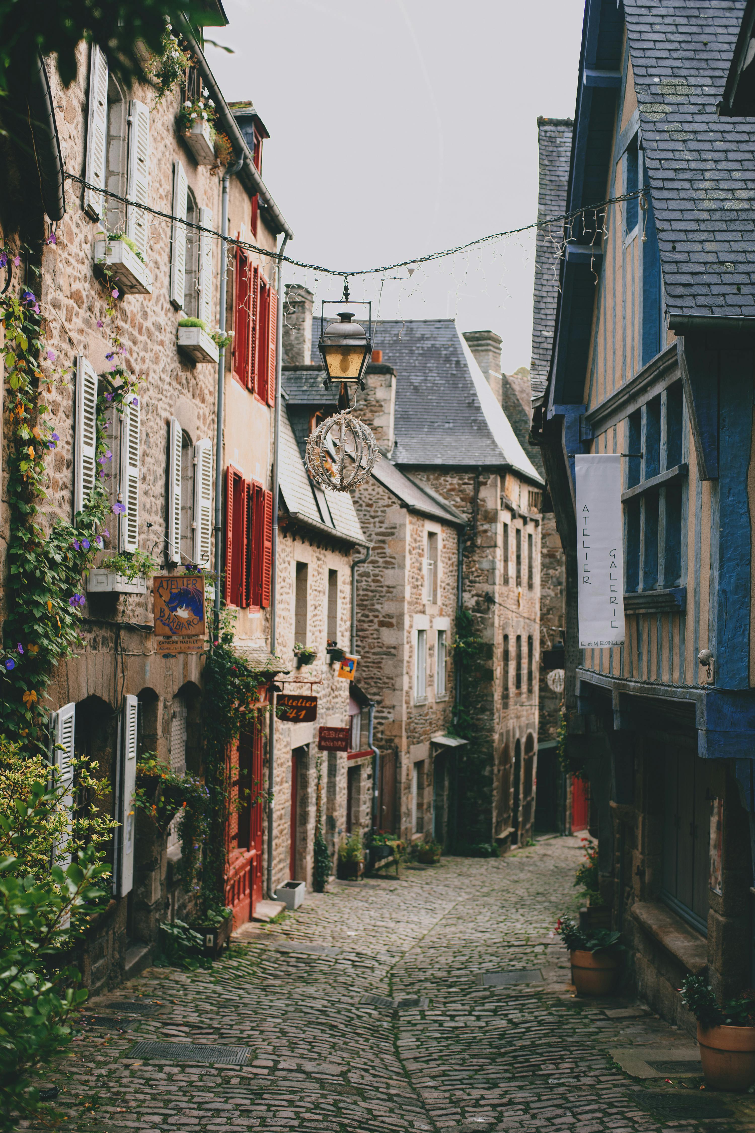 A cobblestone street in a small village | Source: Pexels