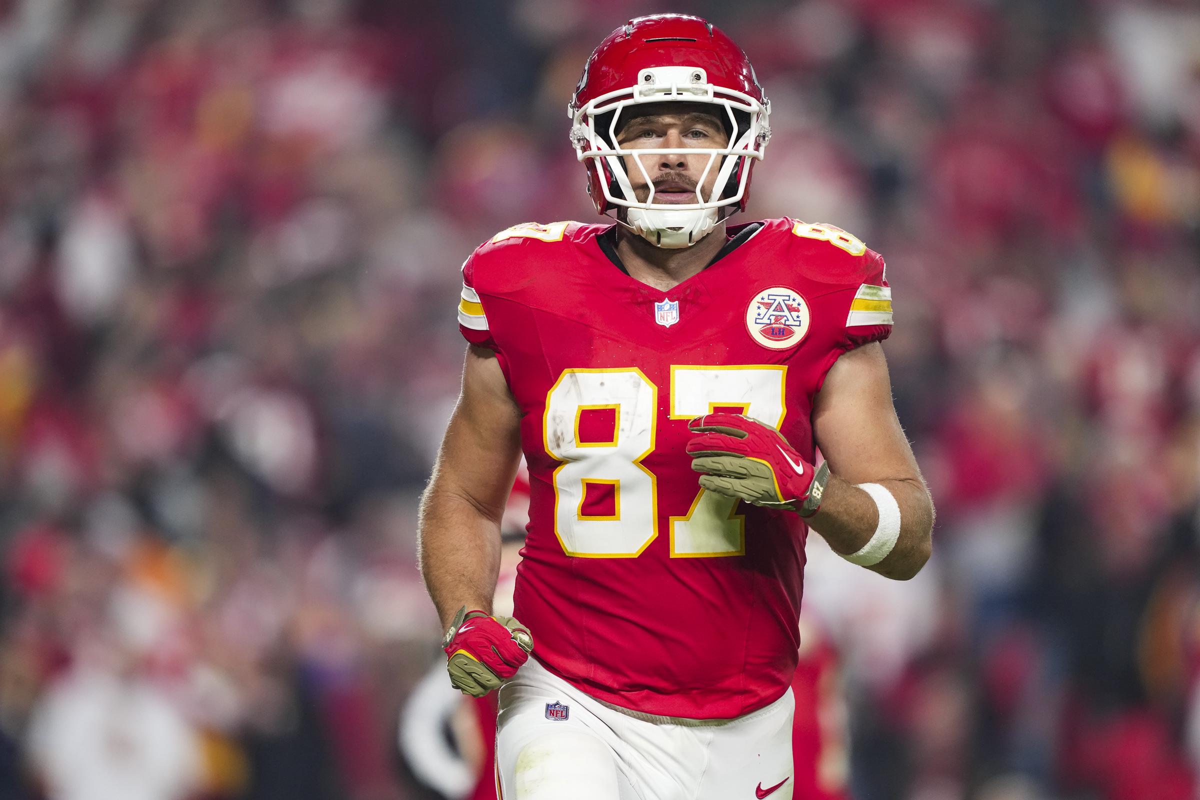 Travis Kelce running during the game. | Source: Getty Images