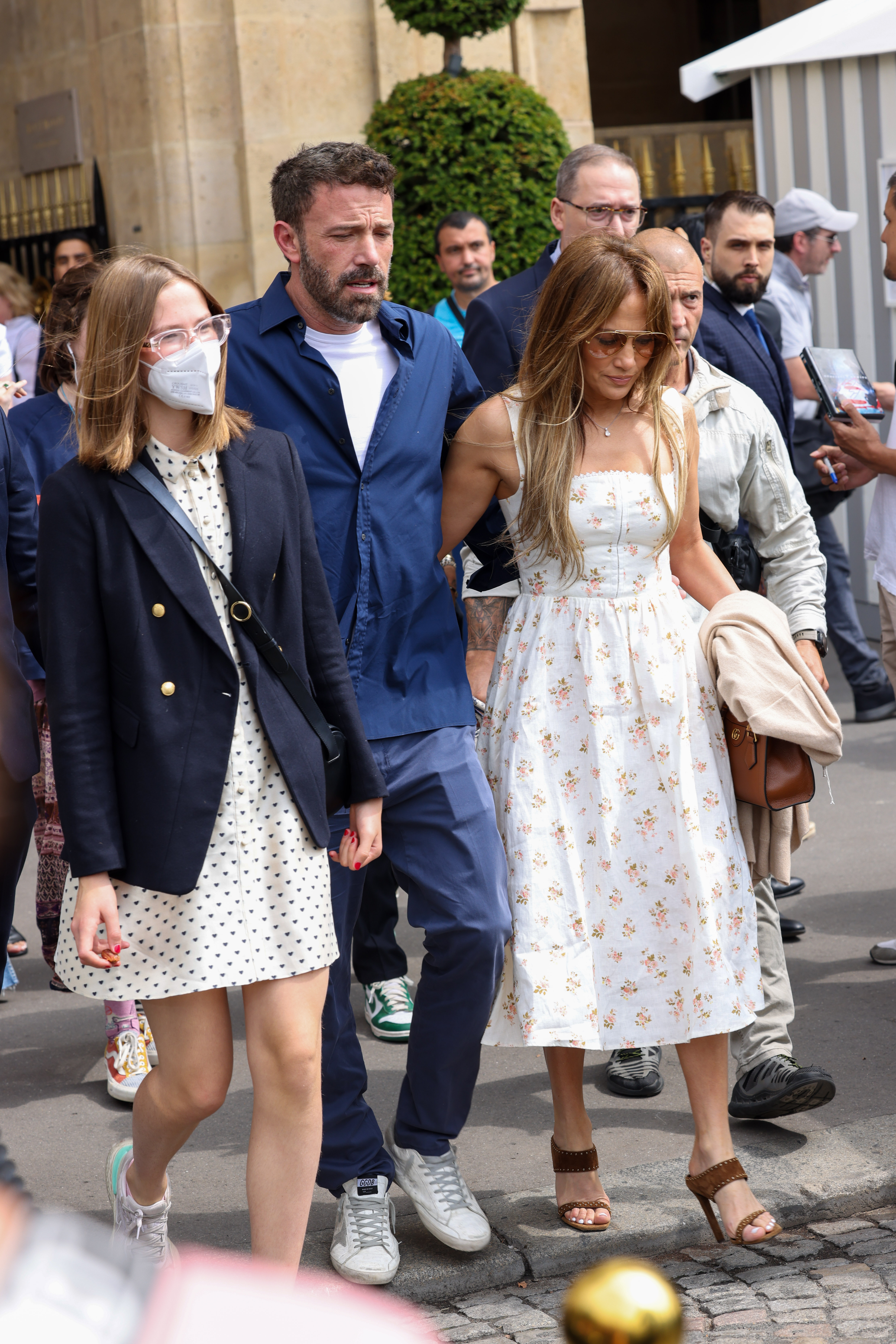 Violet and Ben Affleck with Jennifer Lopez in Paris, France on July 23, 2022 | Source: Getty Images