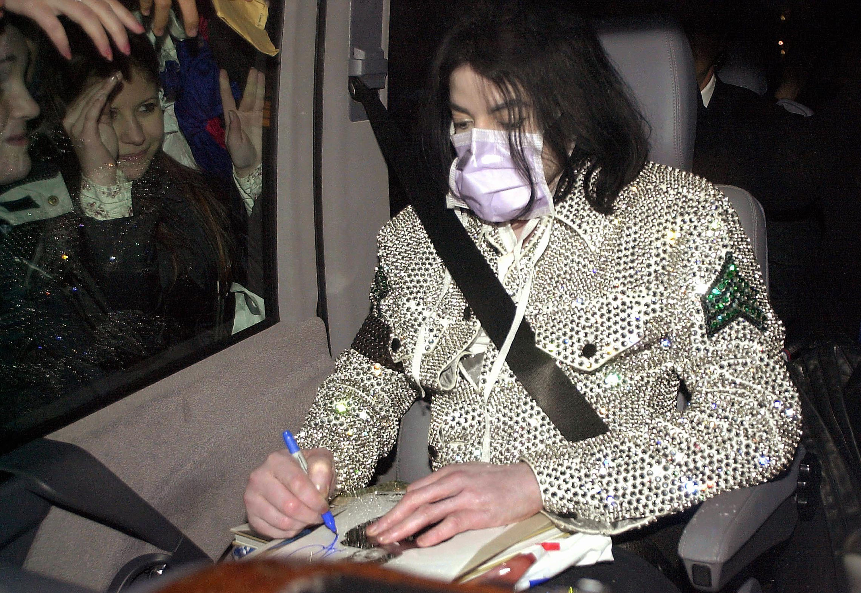 Michael Jackson at the Adlon Hotel in Berlin in 2002 | Source: Getty Images