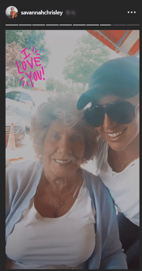 Savannah Chrisley shares a photo of herself and Nanny Faye Chrisley in June 2020 | Photo: Instagram Story/savannahchrisley