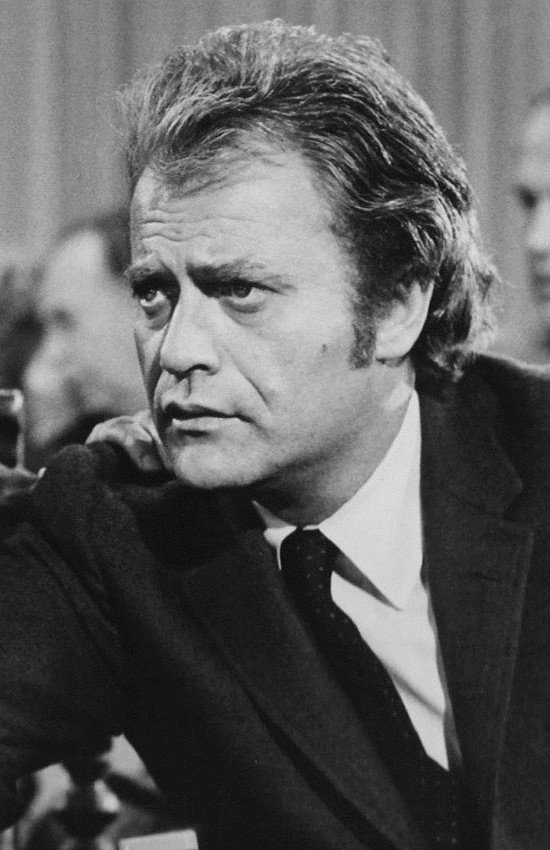 Vic Morrow during his guest appearance on "Owen Marshall:Counselor at Law" in 1971. | Photo: Wikimedia Commons