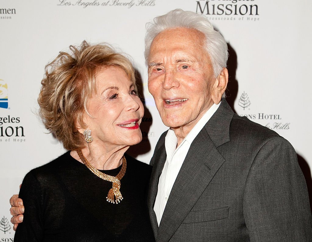 Kirk and Anne Douglas arrive to the Los Angeles Mission's "Legacy of Vision" Gala at Four Seasons Hotel Los Angeles at Beverly Hills on September 12, 2012, in Beverly Hills, California. | Source: Getty Images.