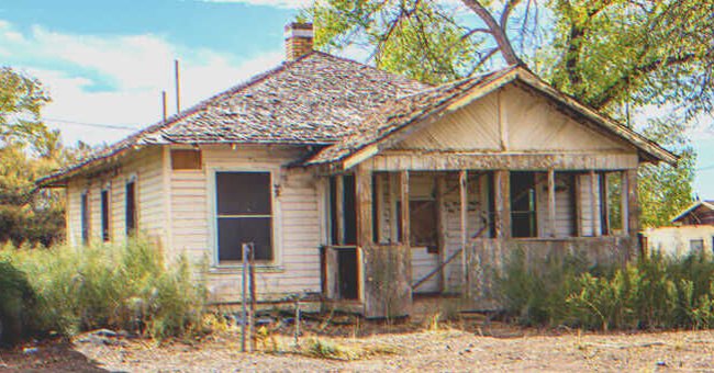 Fachada de una casa abandonada. | Foto: Shutterstock