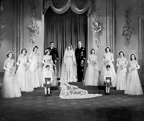 Damas de honor en la boda de la Reina Isabel II. | Foto: Getty Images