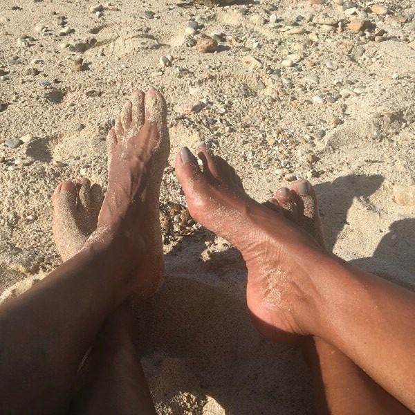 Michelle and Barack Obama's feet from a post dated February 14, 2017. | Source: Instagram/michelleobama