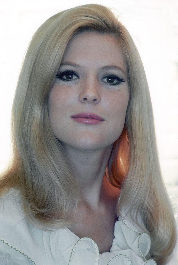 Meredith MacRae poses for a portrait in New York circa 1961. | Photo: Getty Images