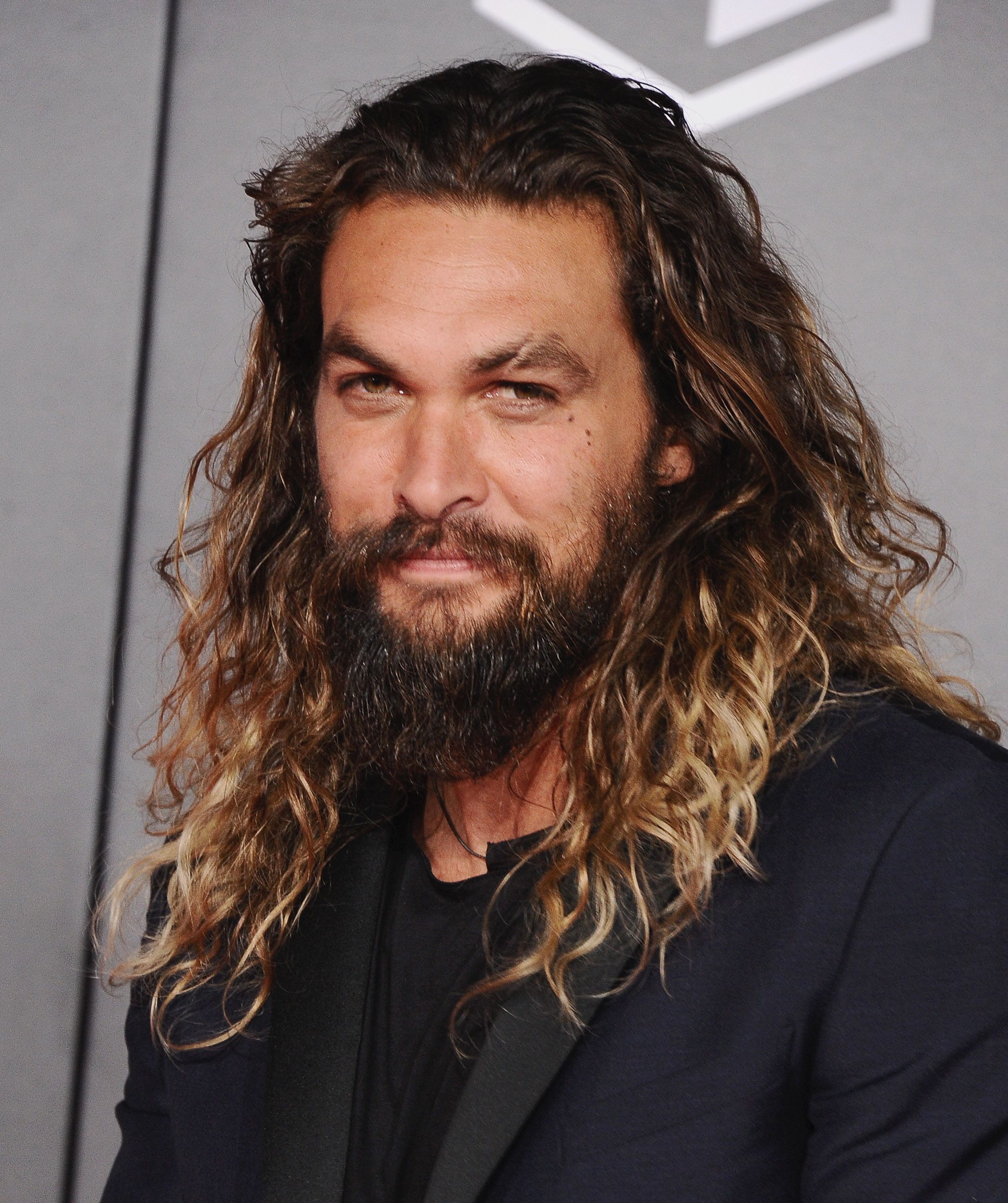 Jason Momoa during "Justice League" premiere at Dolby Theatre on November 13, 2017, in Hollywood, California. | Source: Getty Images