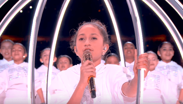 Jennifer Lopez's daughter, Emme performs the song "Let's Get Loud" during the 2020 Super Bowl Halftime Show on Sunday, February 2, 2020. | Source: YouTube/NFL.