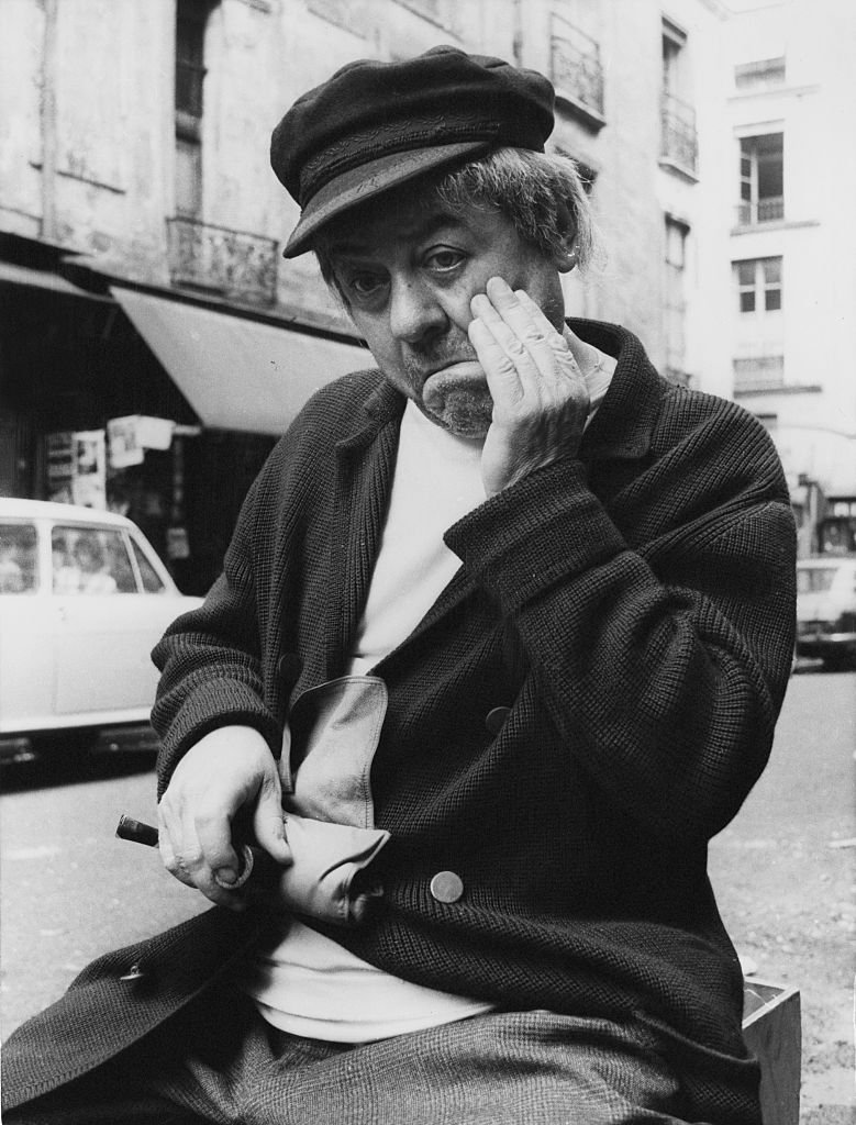 L'acteur, chanteur et comédien français Francis Blanche dans une scène du film "L'odeur des fauves" à Paris, France, le 13 juillet 1971 | Source : Getty Images
