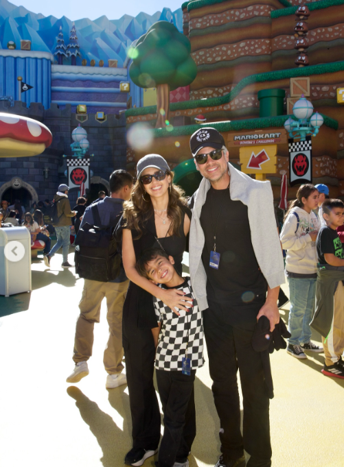 Jessica Alba and Cash Warren, along with their son Hayes, visit Universal Studios Hollywood, as shared on January 3, 2025 | Source: Instagram.com/jessicaalba