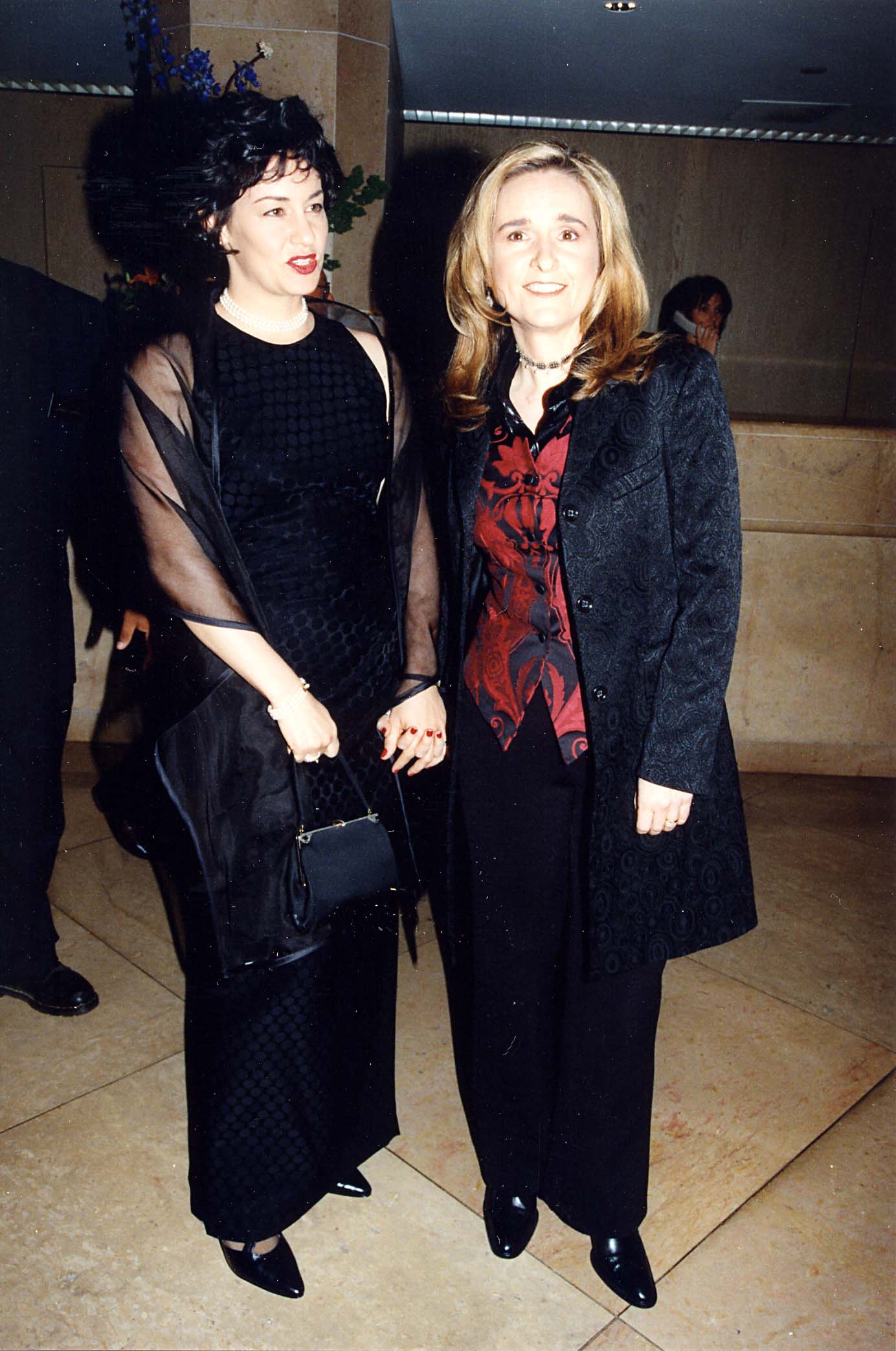 Melissa Etheridge and Julie Cypher at the 1998 John Huston Awards on September 10, 1998, in California. | Source: Getty Images