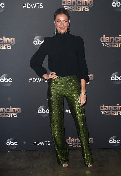 Erin Andrews posa en la temporada 28 de "Dancing with the Stars" en CBS Television City el 21 de octubre de 2019 en Los Ángeles, California. | Foto: Getty Images Erin Andrews posa en la temporada 28 de "Dancing with the Stars" en CBS Television City el 21 de octubre de 2019 en Los Ángeles, California. | Foto: Getty Images