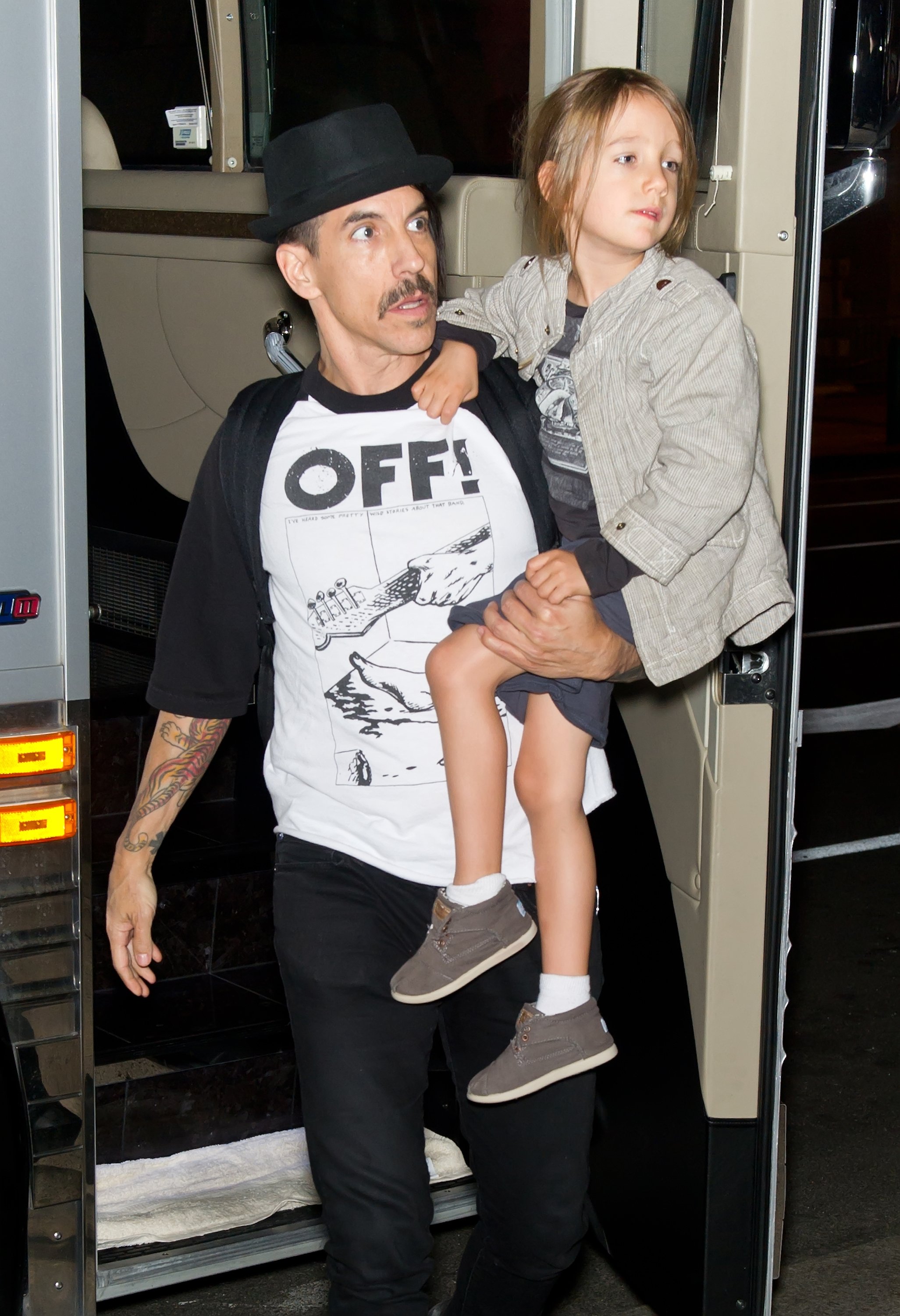 Anthony Kiedis of the Red Hot Chili Peppers and Everly Bear Kiedis sighted in the Streets of Philadelphia on May 11, 2012 in Philadelphia, Pennsylvania. | Source: Getty Images