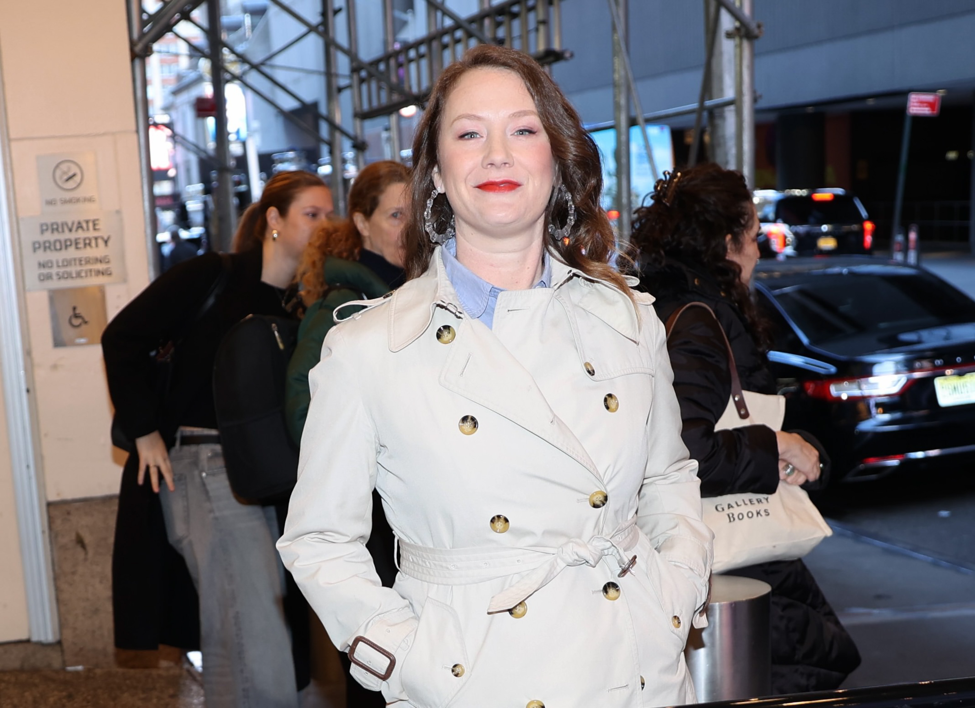 Elizabeth Hanks pictured at the "CBS Morning" show in Times Square on April 9, 2025, in New York City. | Source: Getty Images