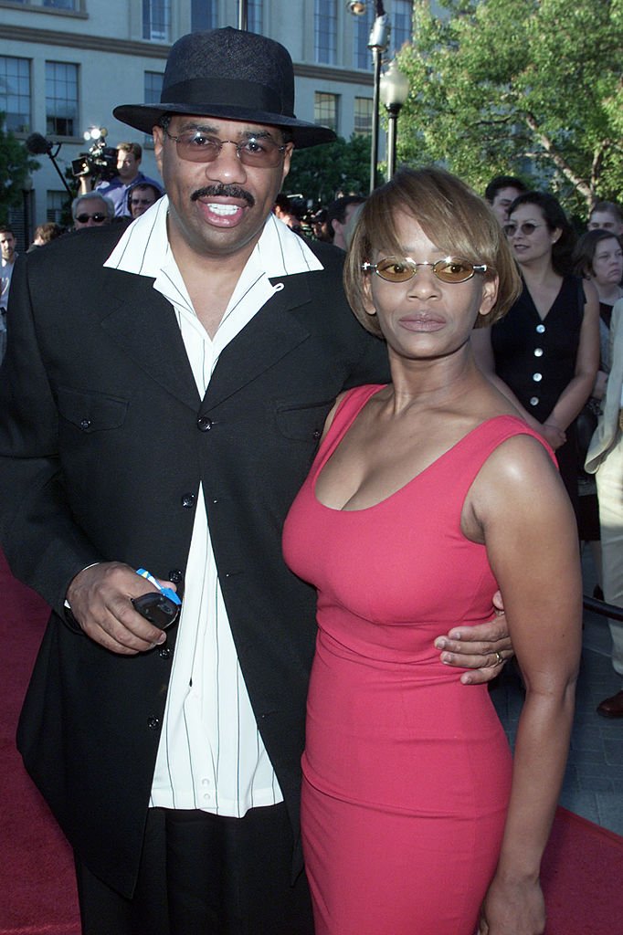 Steve Harvey and his ex wife Mary at the premiere of 'The Score' at the Paramount Theater in Los Angeles on July 9, 2001. | Photo: Getty Images