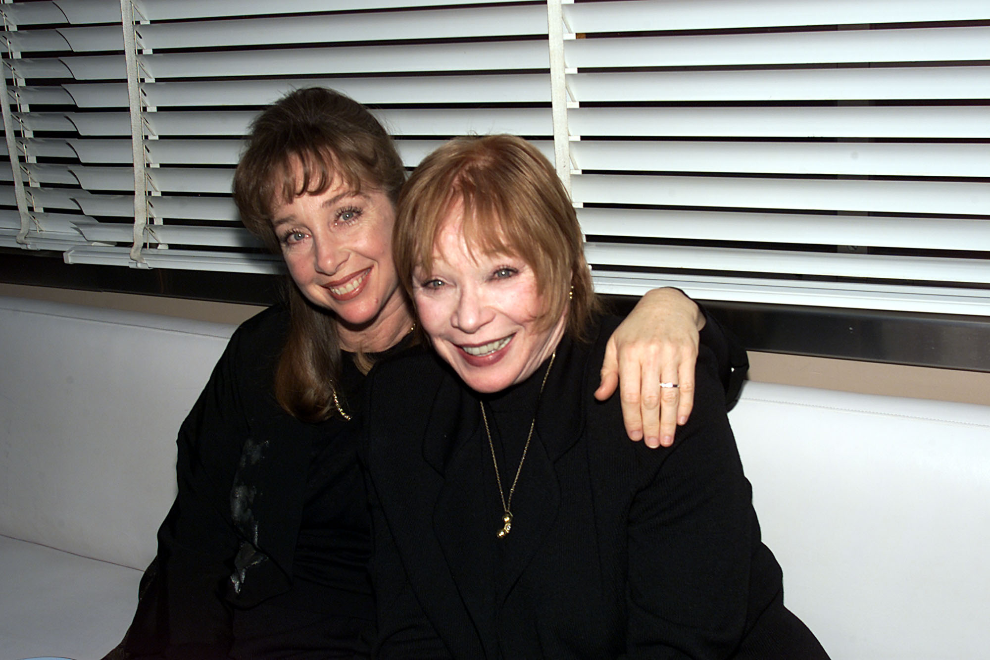 Sachi Parker and Shirley MacLaine at a dinner party for Tom Hanks on January 13, 2001, in Greenwich Village, New York City. | Source: Getty Images