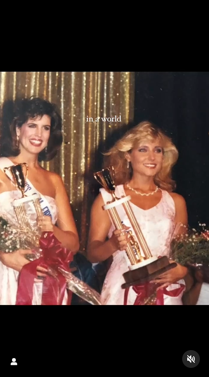 Pamela Bach-Hasselhoff holding a trophy | Source: Instagram/tay