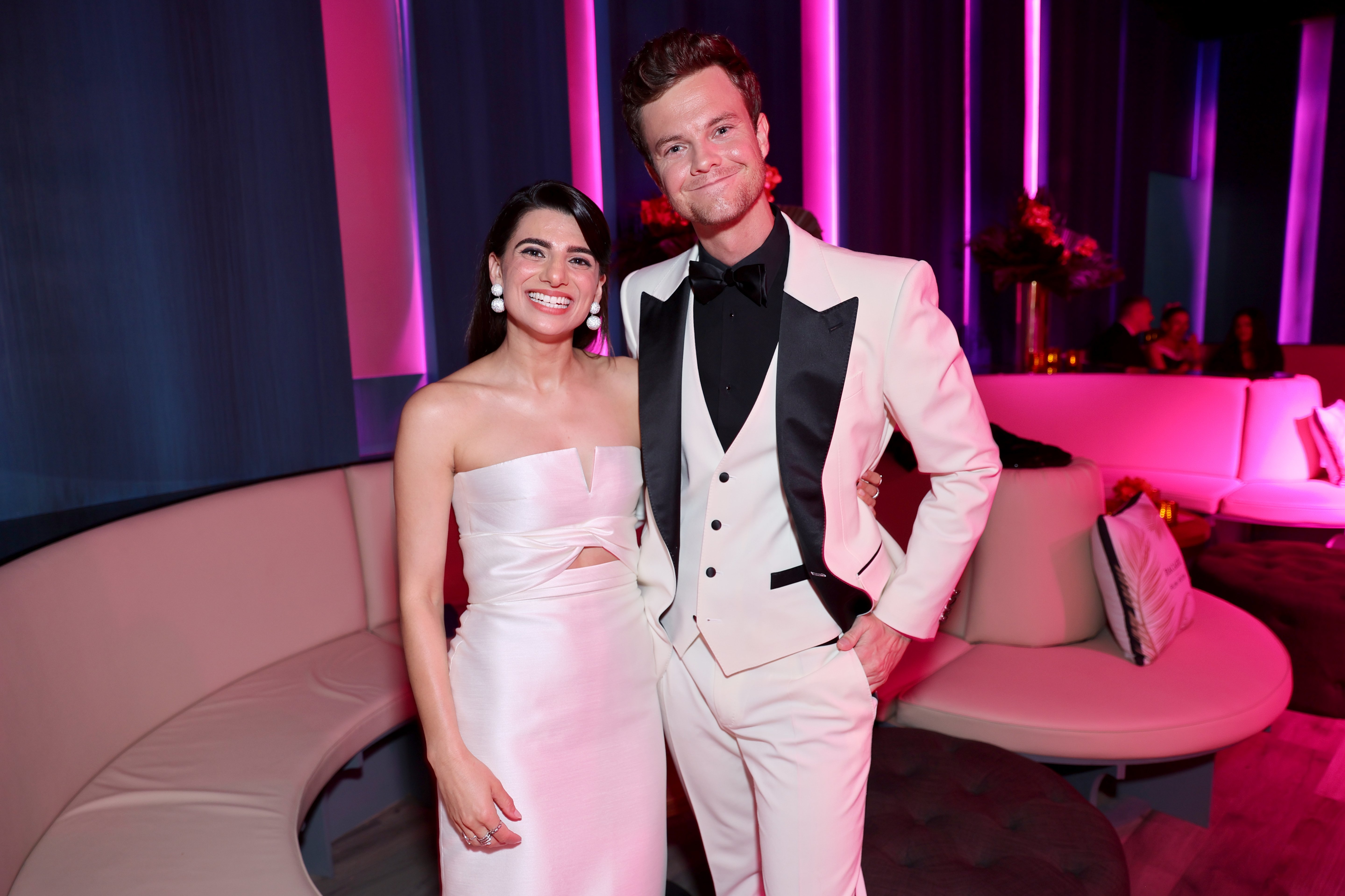 Claudia Doumit and Jack Quaid attend the 2022 Vanity Fair Oscar Party at Wallis Annenberg Center for the Performing Arts, on March 27, 2022, in Beverly Hills, California. | Source: Getty Images