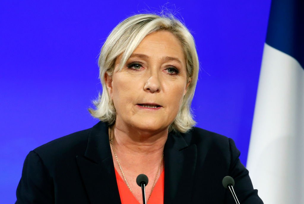 Marine Le Pen fait une déclaration après sa défaite au second tour de l'élection présidentielle française au Chalet du Lac le 07 mai 2017 à Paris. | Photo : Getty Images