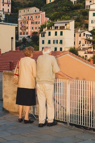 Un couple senior. | Photo : Unsplash