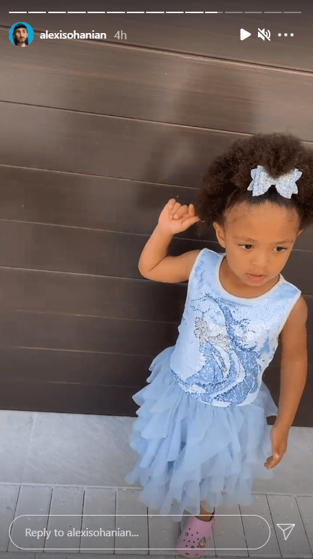 Another angle of Alexis Olympia Ohanian, Jr. wearing her adorable tutu dress. | Photo: instagram.com/alexisohanian