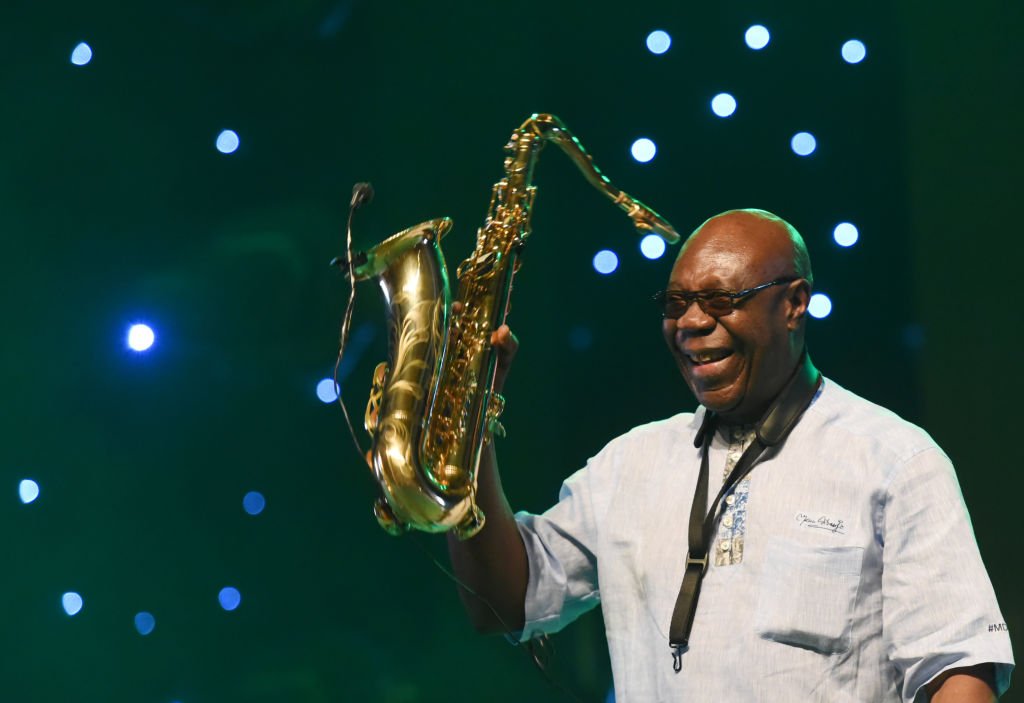 Emmanuel N'Djoke Dibango, dit Manu Dibango, lors de son concert du 29 juin 2018 à l'hôtel Ivory Abidjan. | Photo : Getty Images