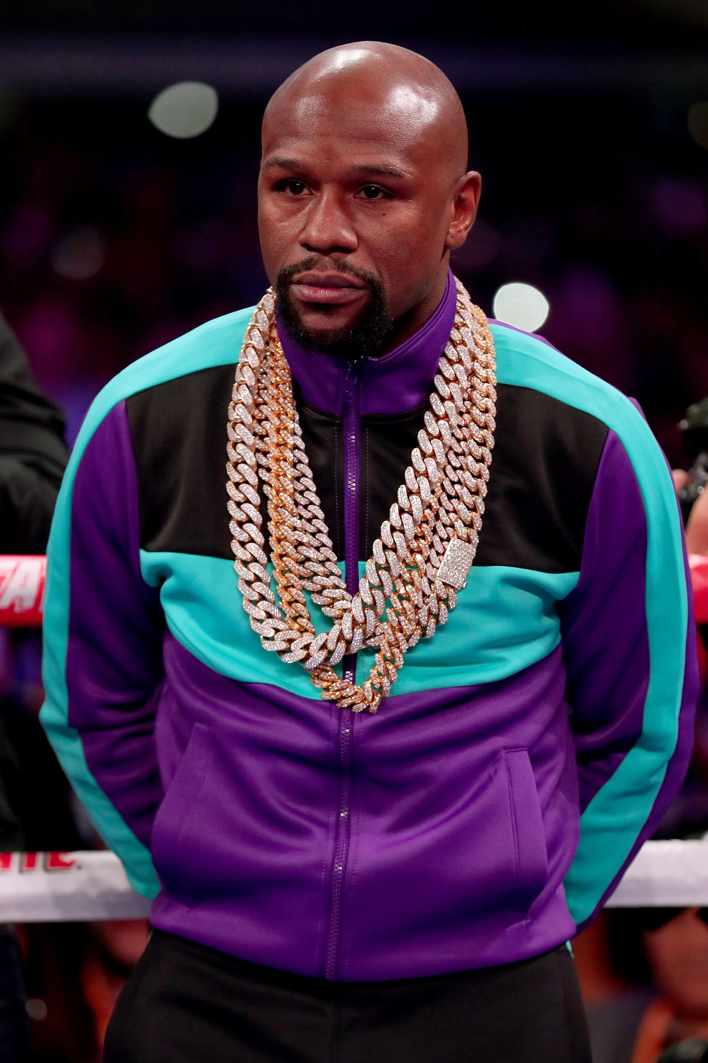 Floyd Mayweather Jr. stands in the ring in an IBF World Welterweight Championship bout at AT&T Stadium on March 16, 2019 in Arlington, Texas. | Source: Getty Images