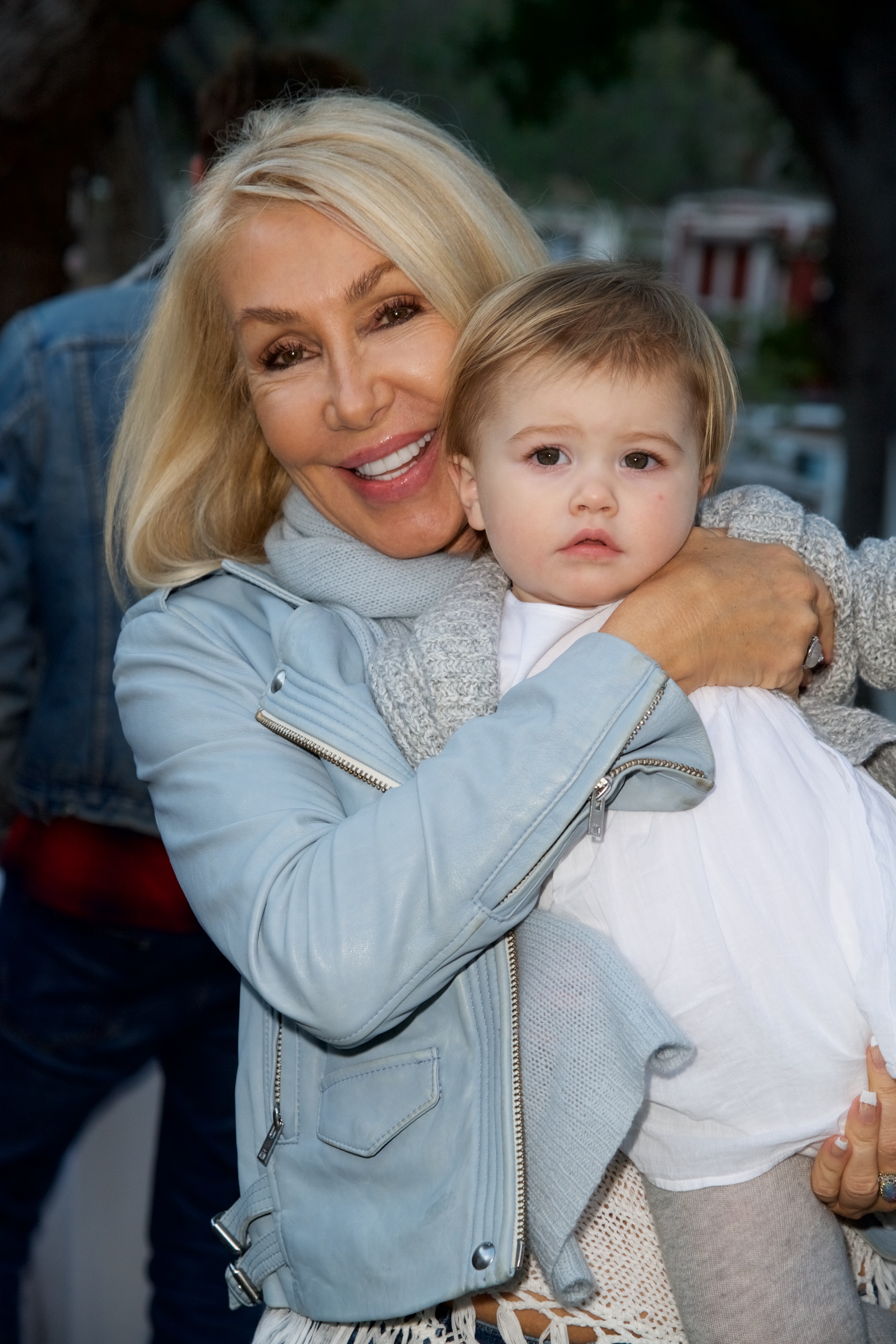 Linda Thompson with her granddaughter Eva James Jenner at Brandon Jenner's "Burning Ground" release party in Malibu, 2016 | Source: Getty Images