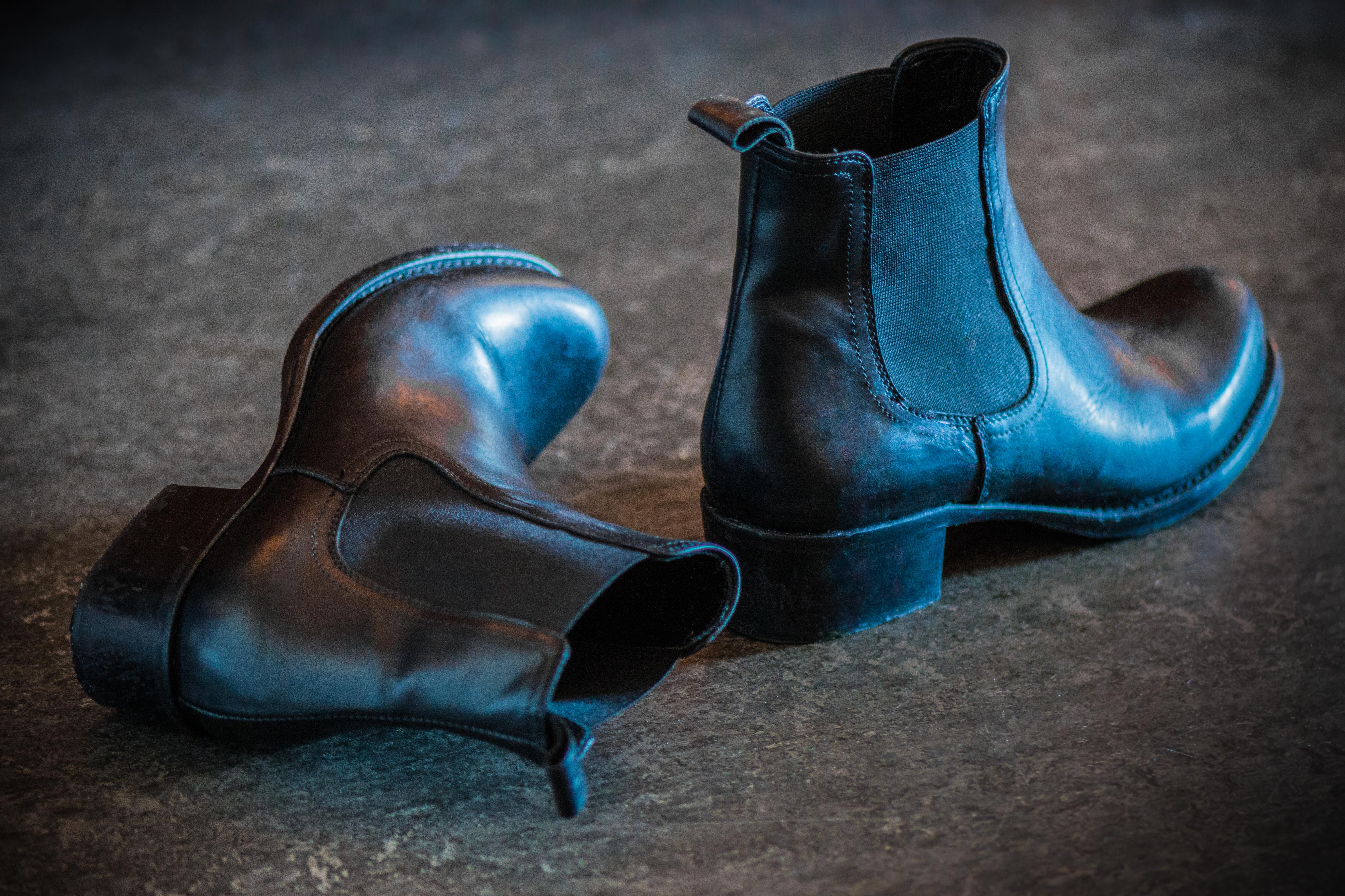 A pair of black boots | Source: Getty Images