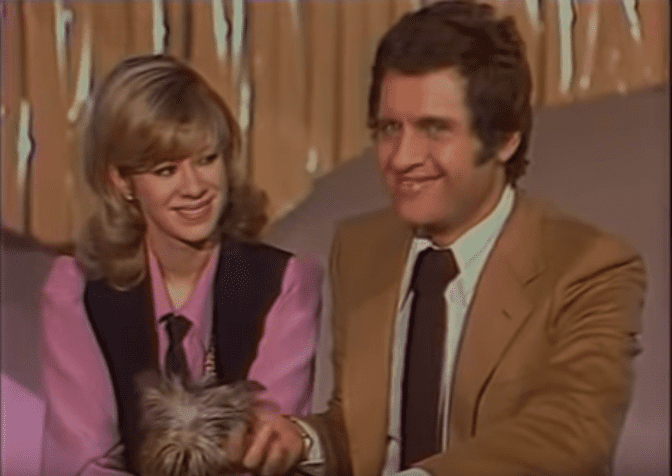 Joe Dassin et sa femme Christine chez M. Drucker (1978) | Photo : Youtoube Joe Dassin et sa femme Christine chez M. Drucker (1978) | Photo : Youtoube