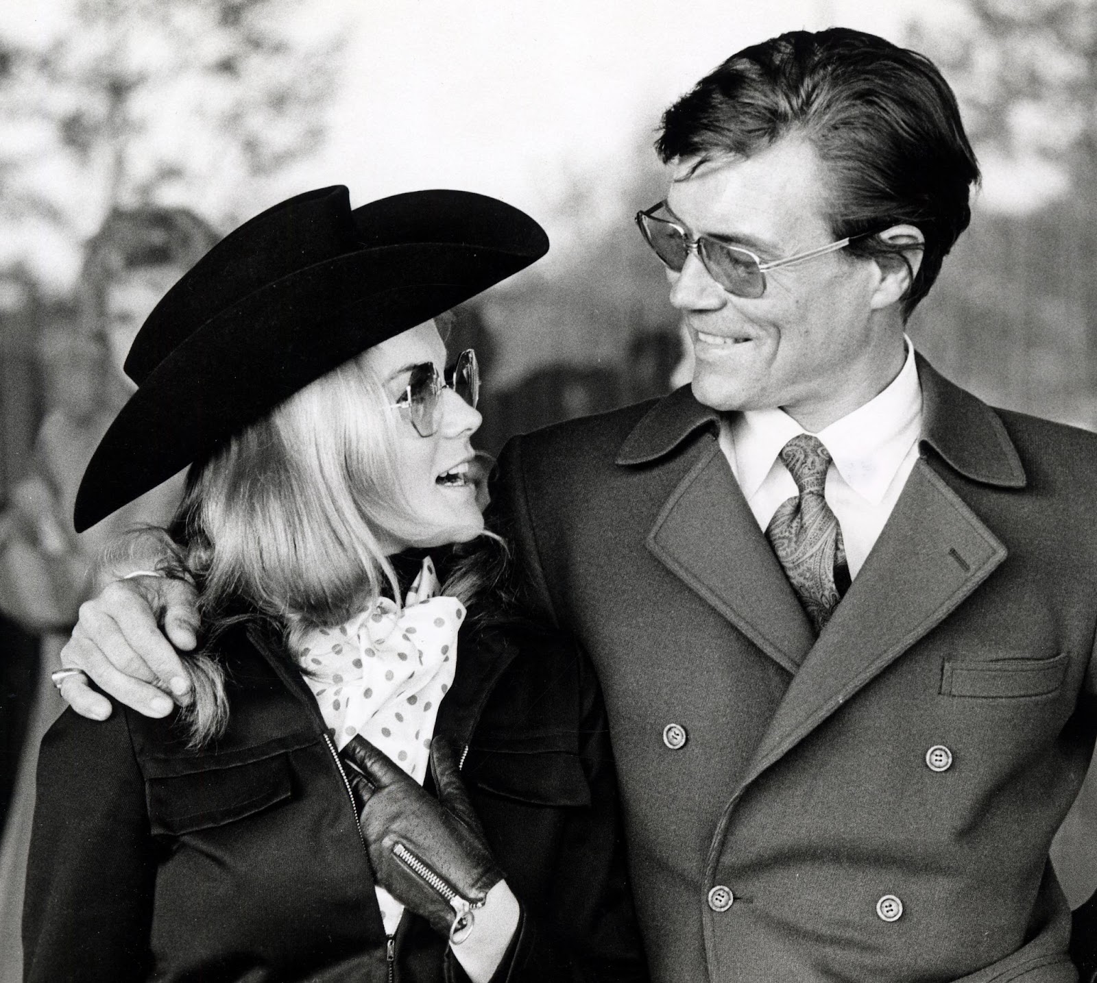 Ann-Margret and Roger Smith photographed at John F. Kennedy International Airport in New York on May 11, 1969. | Source: Getty Images