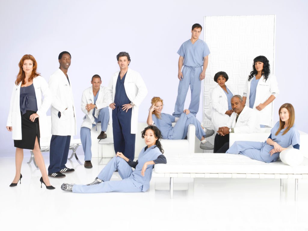 Kate Walsh, Isaiah Washington, Justin Chambers, Patrick Dempsey, Sandra Oh, Katherine Heigl, T.R. Knight, Chandra Wilson, James Pickens, Jr., Sara Ramirez and Ellen Pompeo in a promotional picture for "Grey's Anatomy" on August 15 2006 | Source: Bob D'Amico/Walt Disney Television via Getty Images