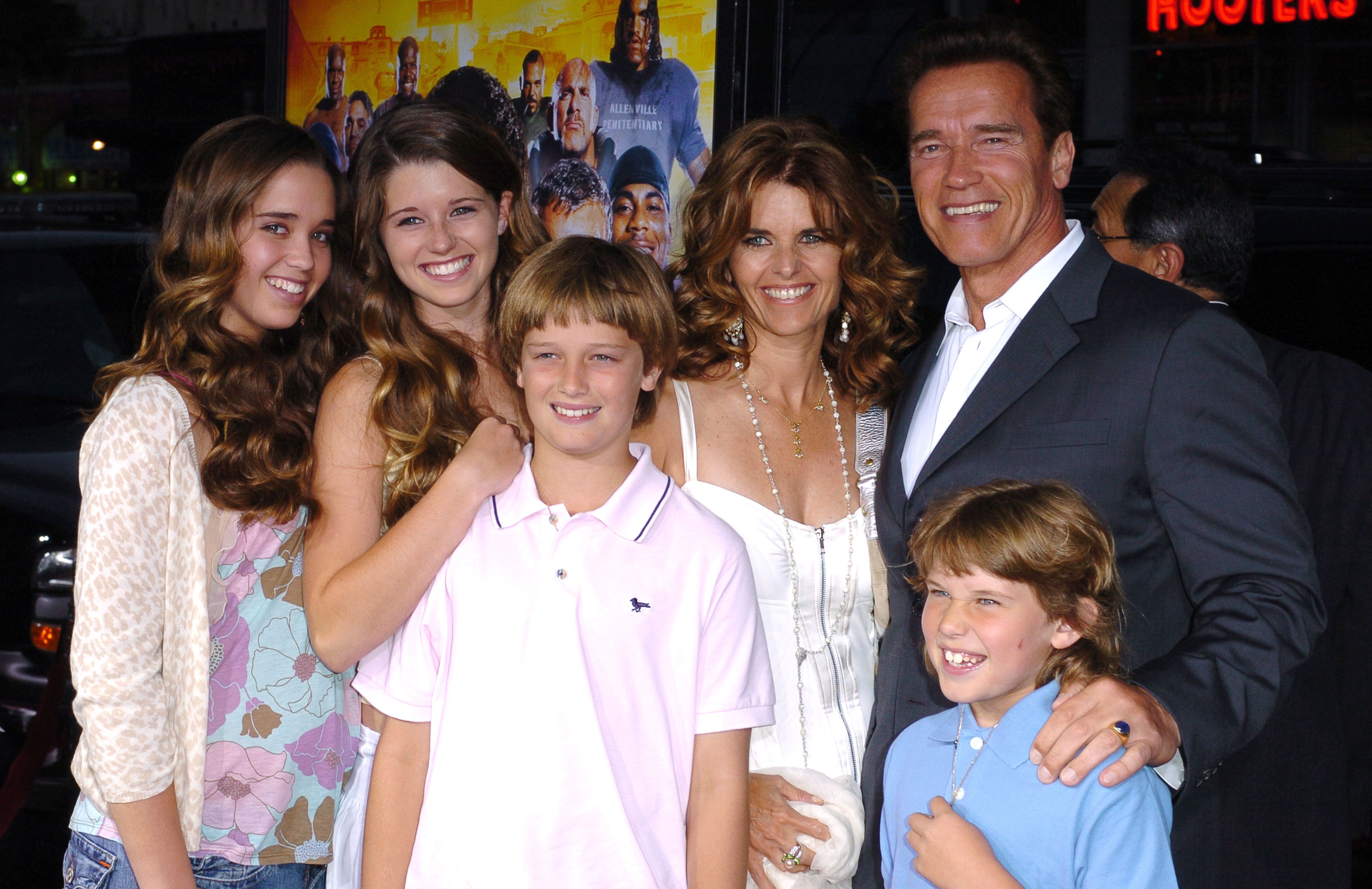 Arnold Schwarzenegger, Maria Shriver and family arrive at "The Longest Yard" Los Angeles Premiere on May 19, 2005 | Source: Getty Images 